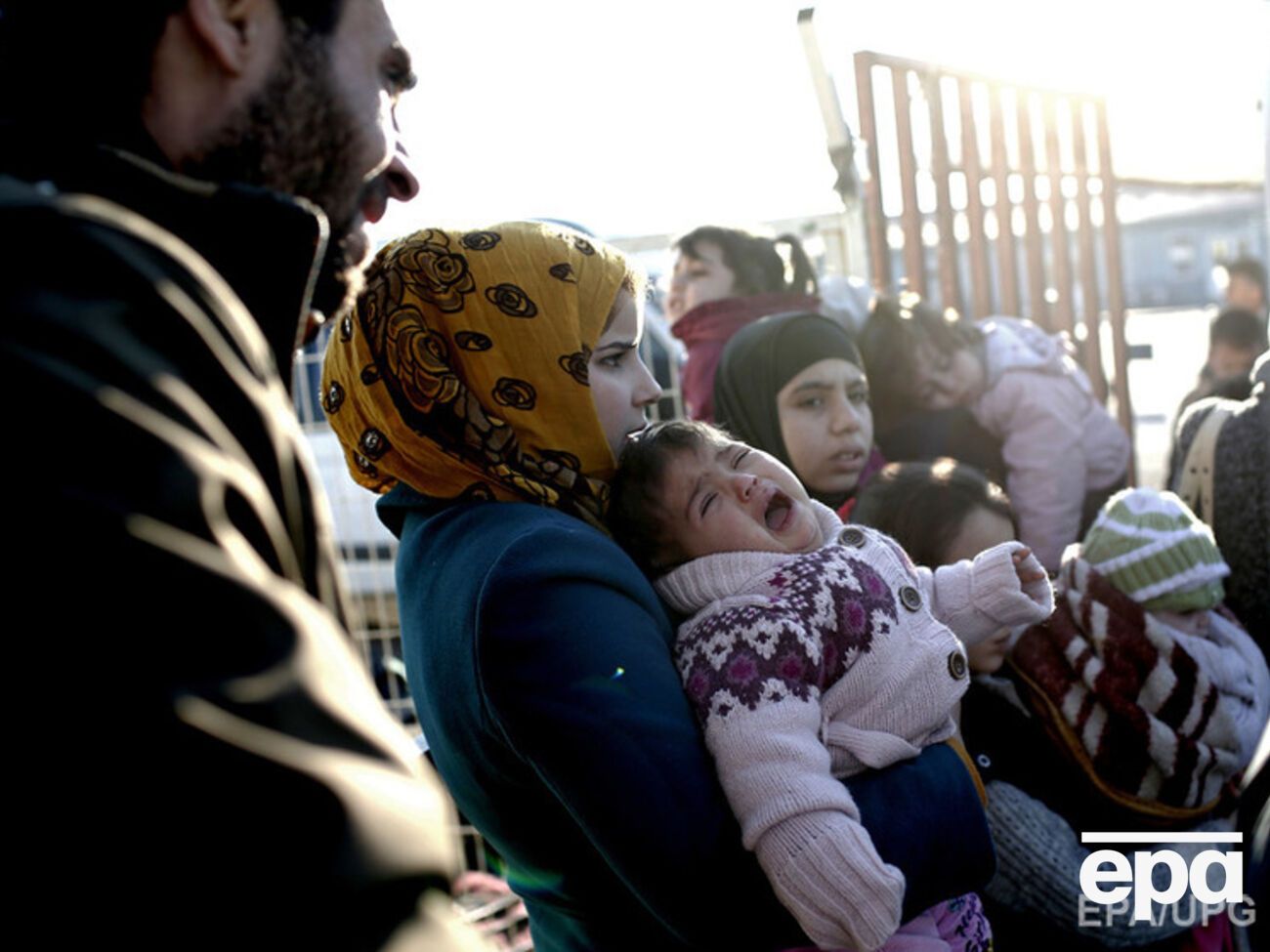 Из-за авиаударов тысячи сирийцев были вынуждены покинуть свои дома