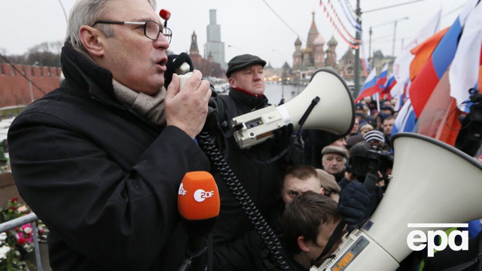 Нападавшие бросили в Касьянова торт
