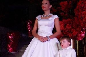 Бледанс: Немного сиськотряса