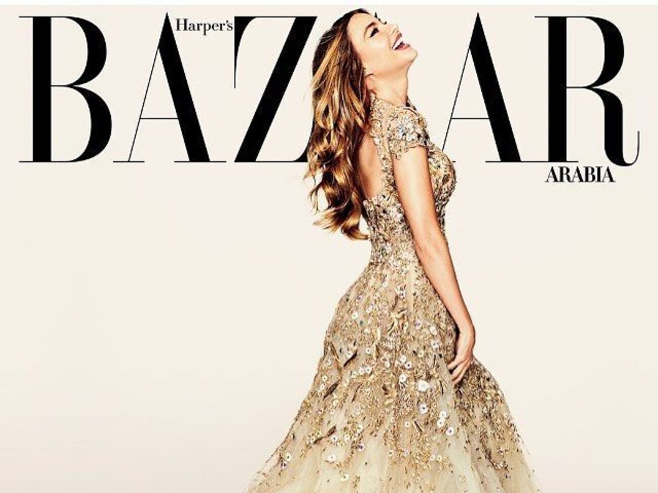 Вергара примерила вечерние платья для арабского глянца
