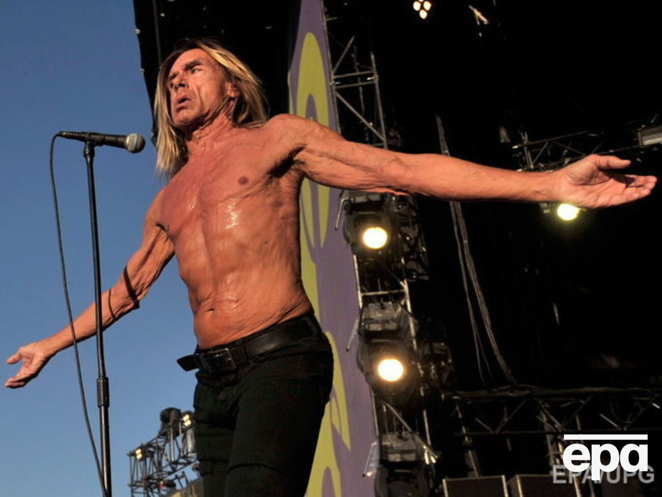 Портреты обнаженного рокера выставят в Бруклинском музее