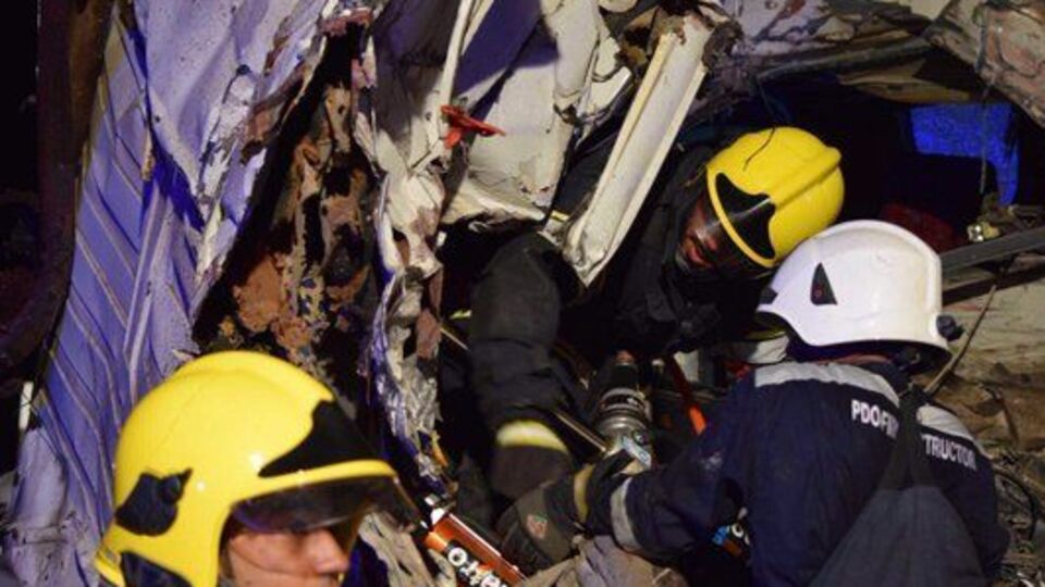 Спасатели на месте катастрофы