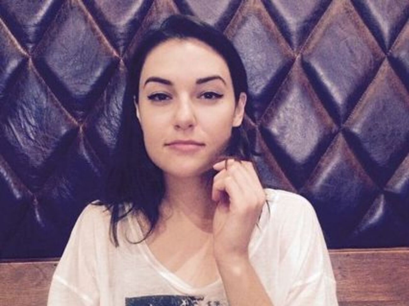 Порноактрису на снимке узнал российский чиновник