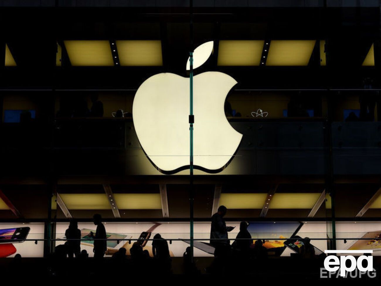 Apple намерена представить новый телефон и планшет через три недели