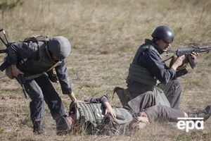 Двое военных пострадали от взрыва гранаты