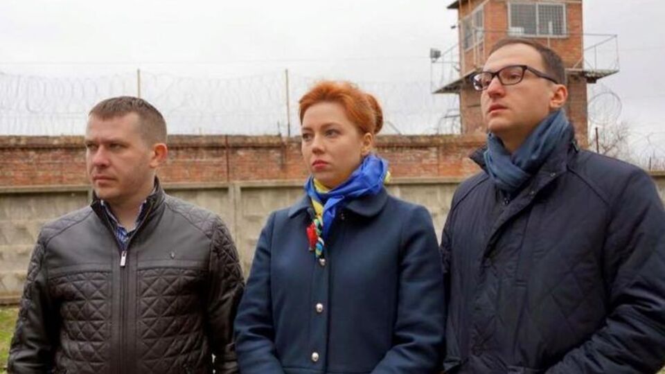 #FreeSavchenko. Украинские нардепы записали обращение к мировым лидерам под Новочеркасским СИЗО. Видео
