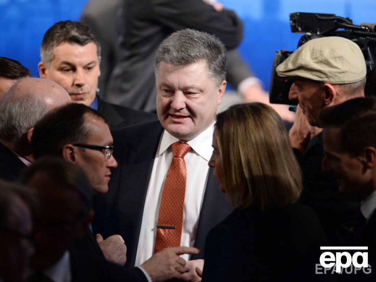 Порошенко уверен, что Украина вернет Донбасс в течение года