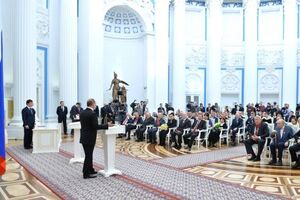 Владимир Путин: Нам здесь не до "головокружения от успехов" ни в коем случае