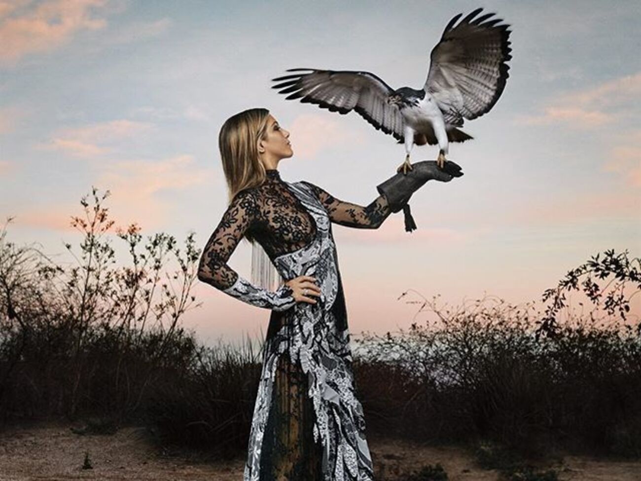 Номер Harper's Bazaar с Энистон выйдет в апреле