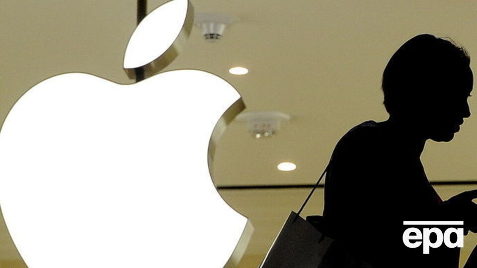 Власти недовольны решением Apple отказать в доступе к телефону клиента