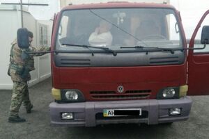 Пограничники задержали на пунктах въезда-выезда с оккупированных территорий водителей, которые пытались провезти контрабанду