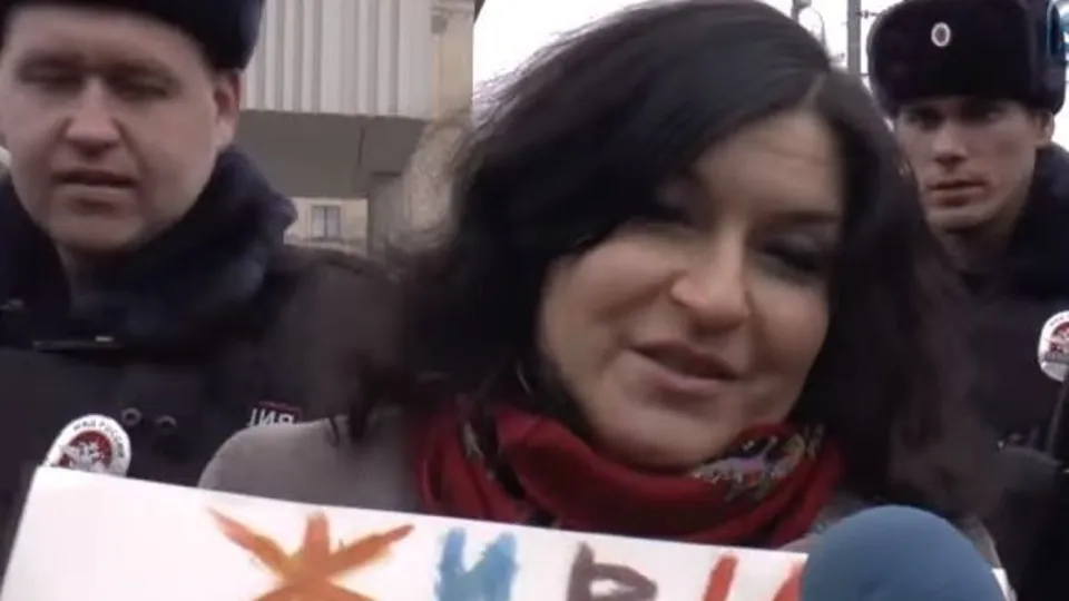 Москвичи вышли 8 марта на Триумфальную площадь, чтобы выразить гражданский протест против незаконного удержания в российской тюрьме гражданки Украины Надежды Савченко