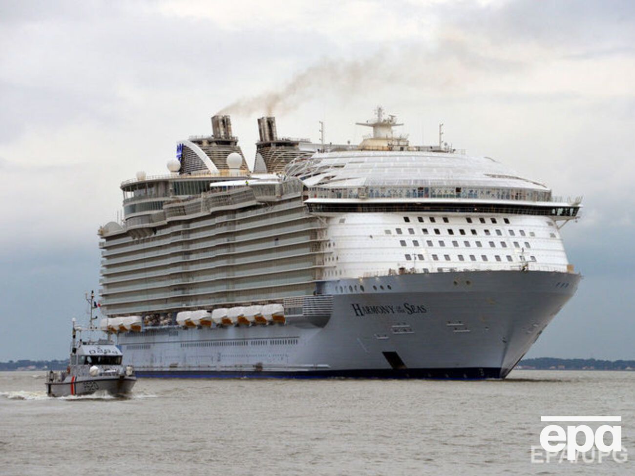 Лайнер Harmony of the Seas начал ходовые испытания