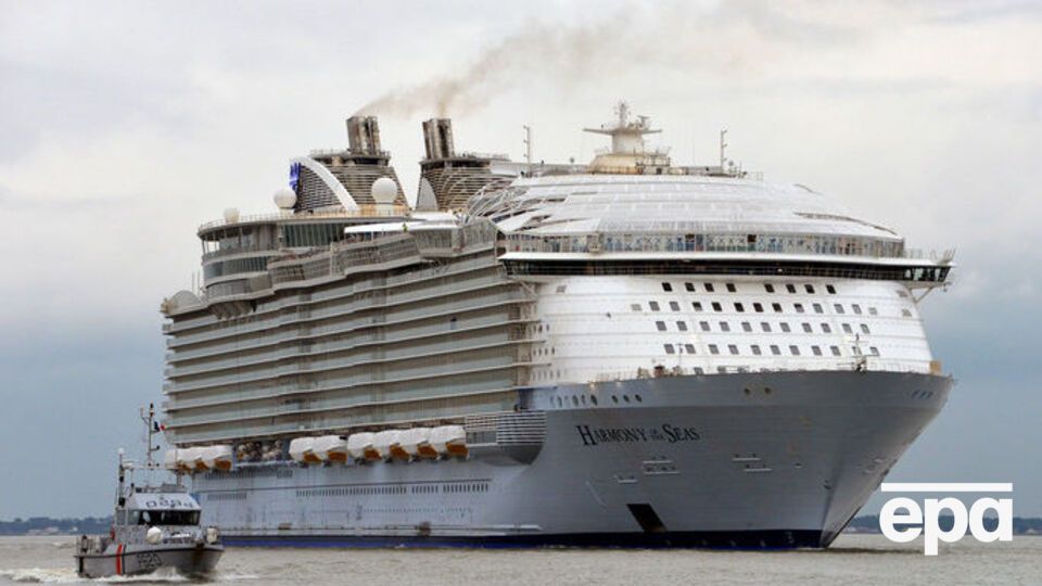 Лайнер Harmony of the Seas начал ходовые испытания