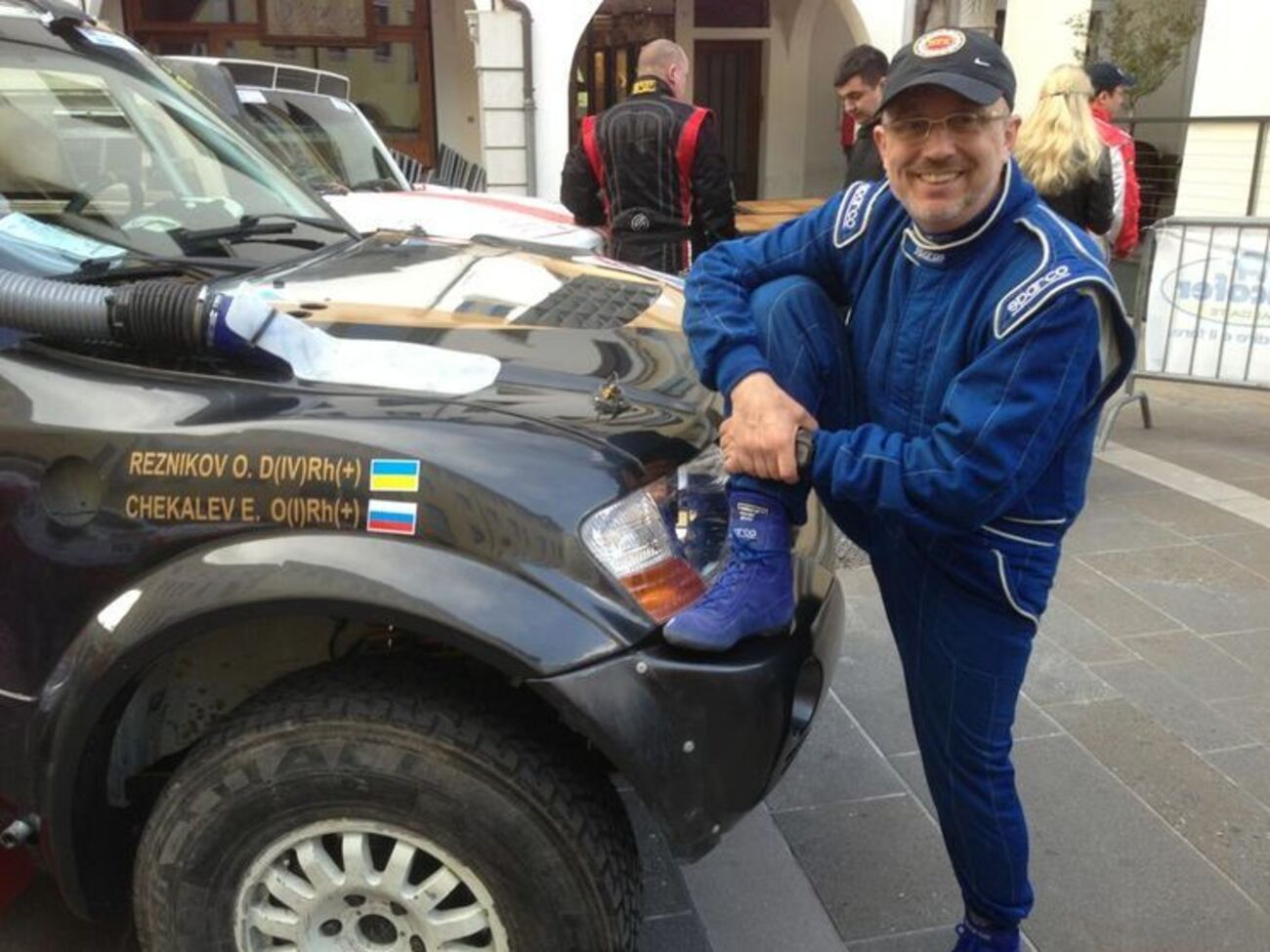 Резников не смог избежать аварии, хотя является мастером спорта по автогонкам