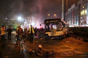 Террорист-смертник взорвал автомобиль возле автобусной остановки