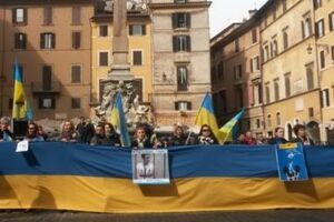 Активисты украинской общины в Риме провели акцию с требованием освободить украинскую летчицу Савченко