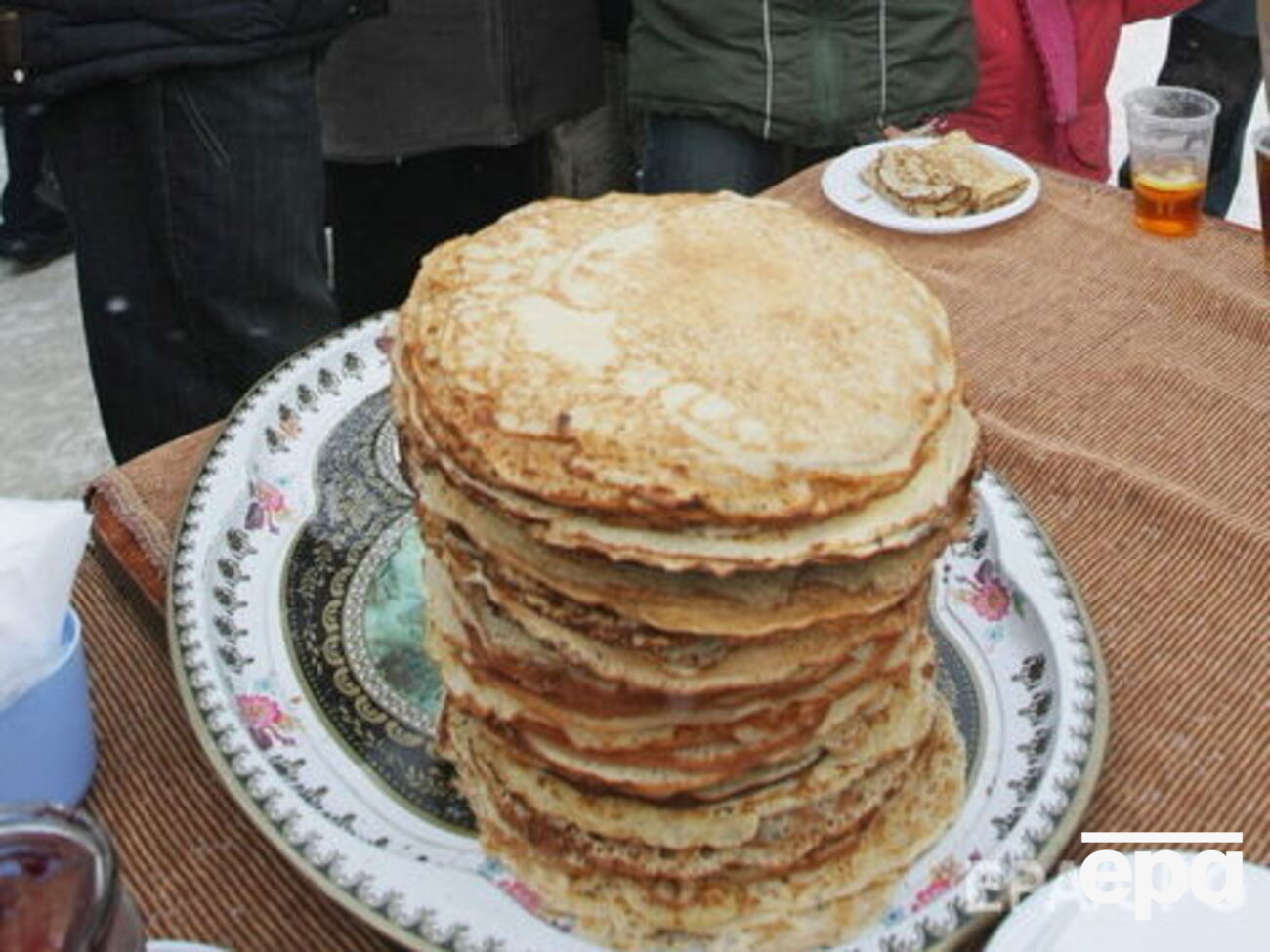 Воронежец скончался во время конкурса по поеданию блинов