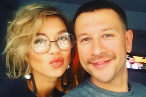 Логунова: По техническим и не важно каким причинам дата свадьбы изменена на 23 июня