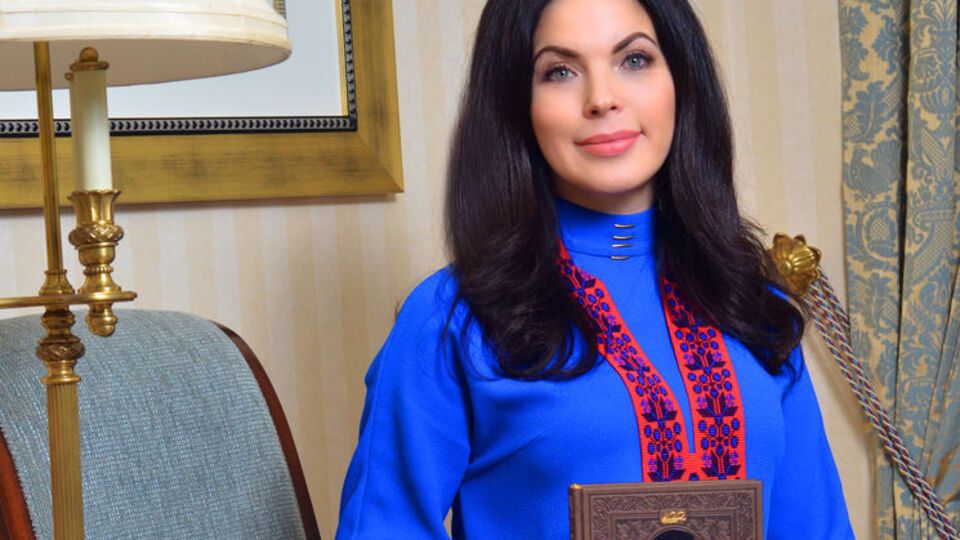 18 послов сфотографировались с “Кобзарем”, чтобы почтить память Шевченко. Фоторепортаж