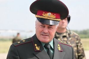 Владимир Замана: Как бы цинично ни звучало, но отвлечение внимания общества на возможное широкомасштабное наступление РФ спасает ситуацию во властных кабинетах Киева. Слишком многим в Украине невыгодно окончание войны на Донбассе