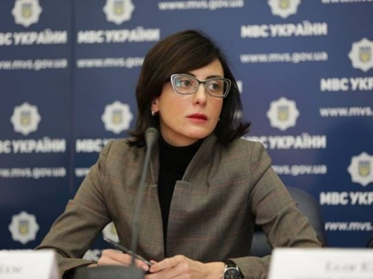 Деканоидзе уволила Шевцова