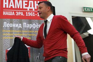 Парфенов отказался комментировать информацию о переезде