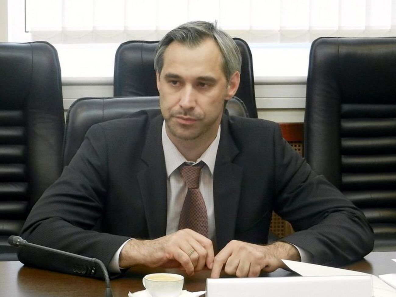 Кандидатура Рябошапки вызвала эмоциональное обсуждение в комиссии, пишут СМИ