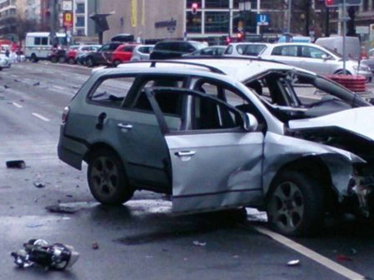 Полиция предполагает, что в автомобиле была бомба