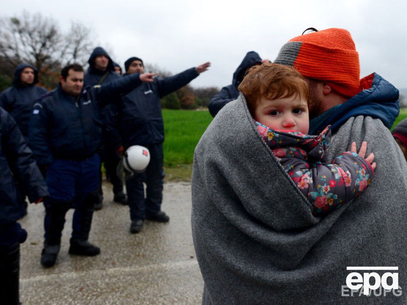 Македонская полиция заявляет, что прорыв мигрантов предотвращен