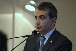 Шлосберг заявил, что министр культуры РФ несет ответственность за деятельность своего заместителя