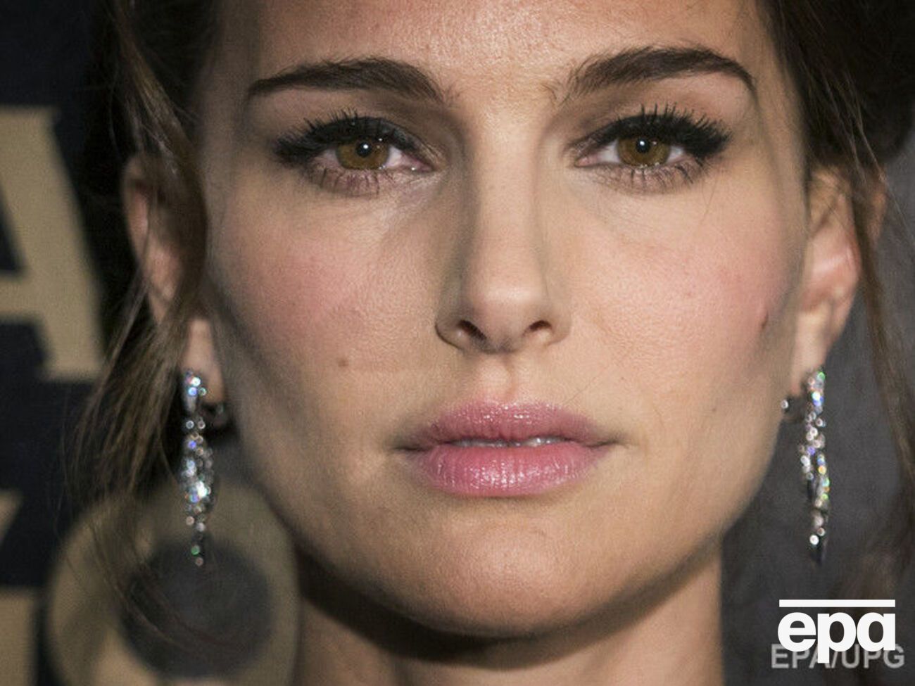 Номер с Портман выйдет в конце марта