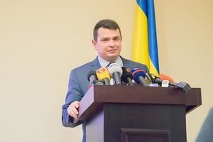 Сытник: Колоссальные суммы денег попадают в карманы олигархов посредством большинства государственных предприятий