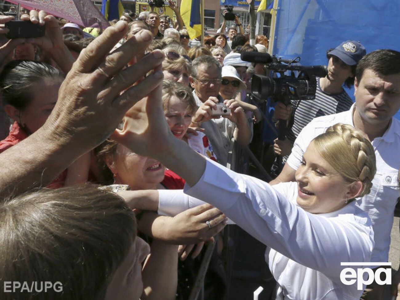 По данным КМИС, рейтинг Тимошенко и ее партии вырос