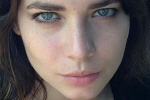 Снигирь не показывает ребенка даже бабушкам и дедушкам --- СМИ