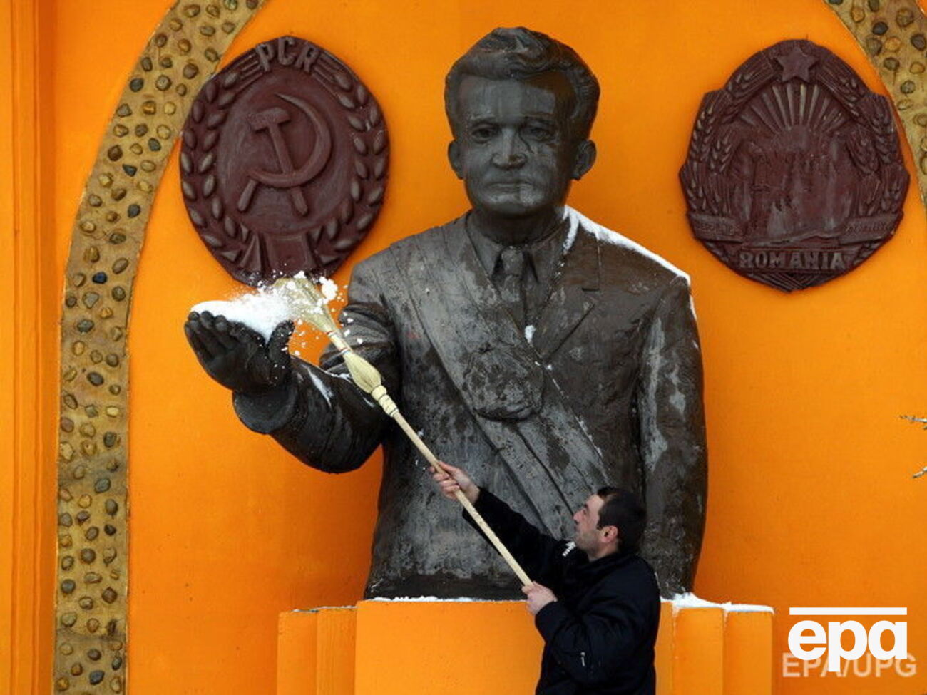 Туристы смогут гулять по дворцу, в котором жил Чаушеску