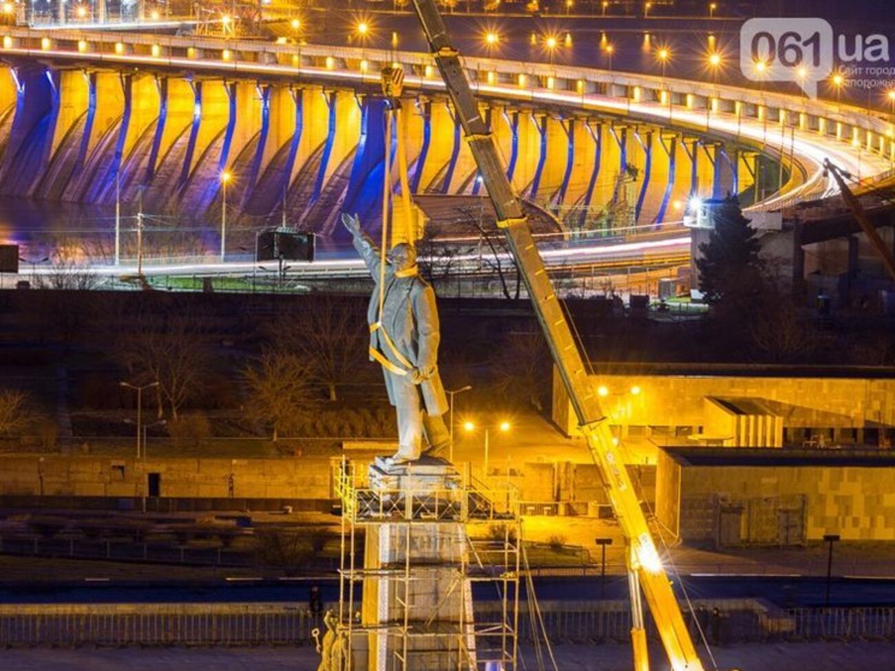 Памятник Ленину в Запорожье будет стоять минимум до 17 марта