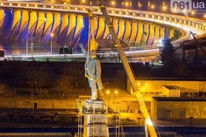 Памятник Ленину в Запорожье будет стоять минимум до 17 марта