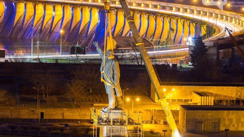 Памятник Ленину в Запорожье будет стоять минимум до 17 марта