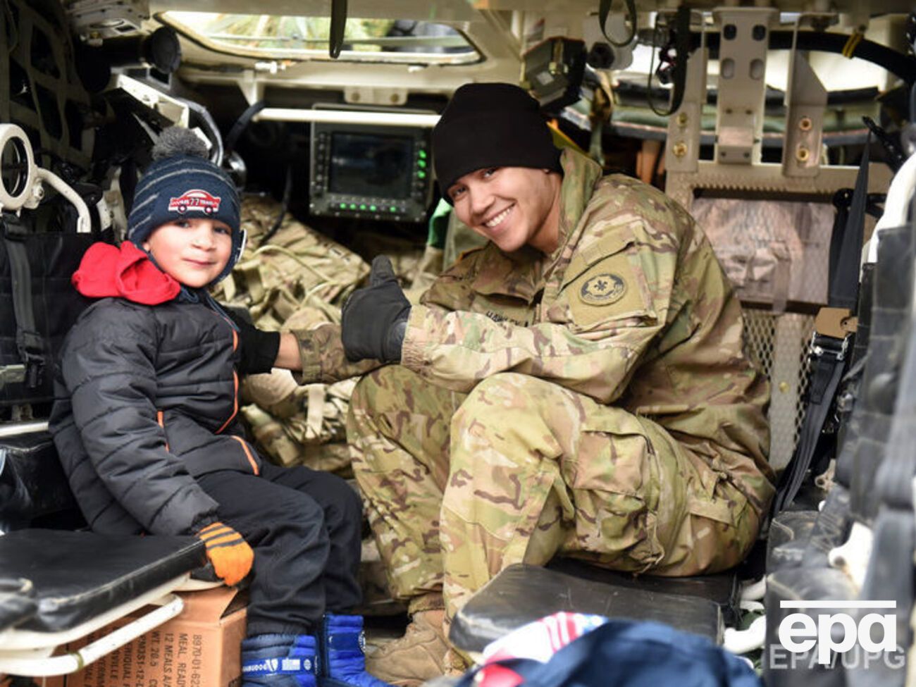 Гражданским запретили носить военную форму