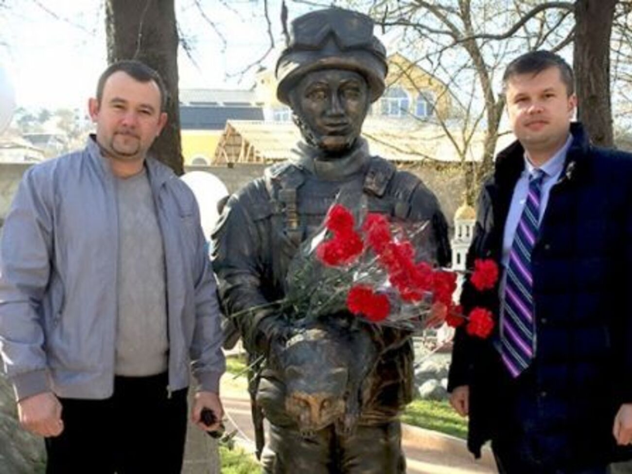 Новый памятник уже вызвал бурную реакцию в соцсетях