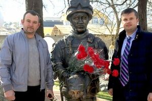 Новый памятник уже вызвал бурную реакцию в соцсетях