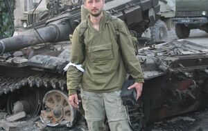 Бабченко: Как, возведя патриотизм и "дедывоевале" в ранг истерики, можно до такой степени плевать на память своих погибших солдат, делая из трагического дня полный, законченный идиотизм?