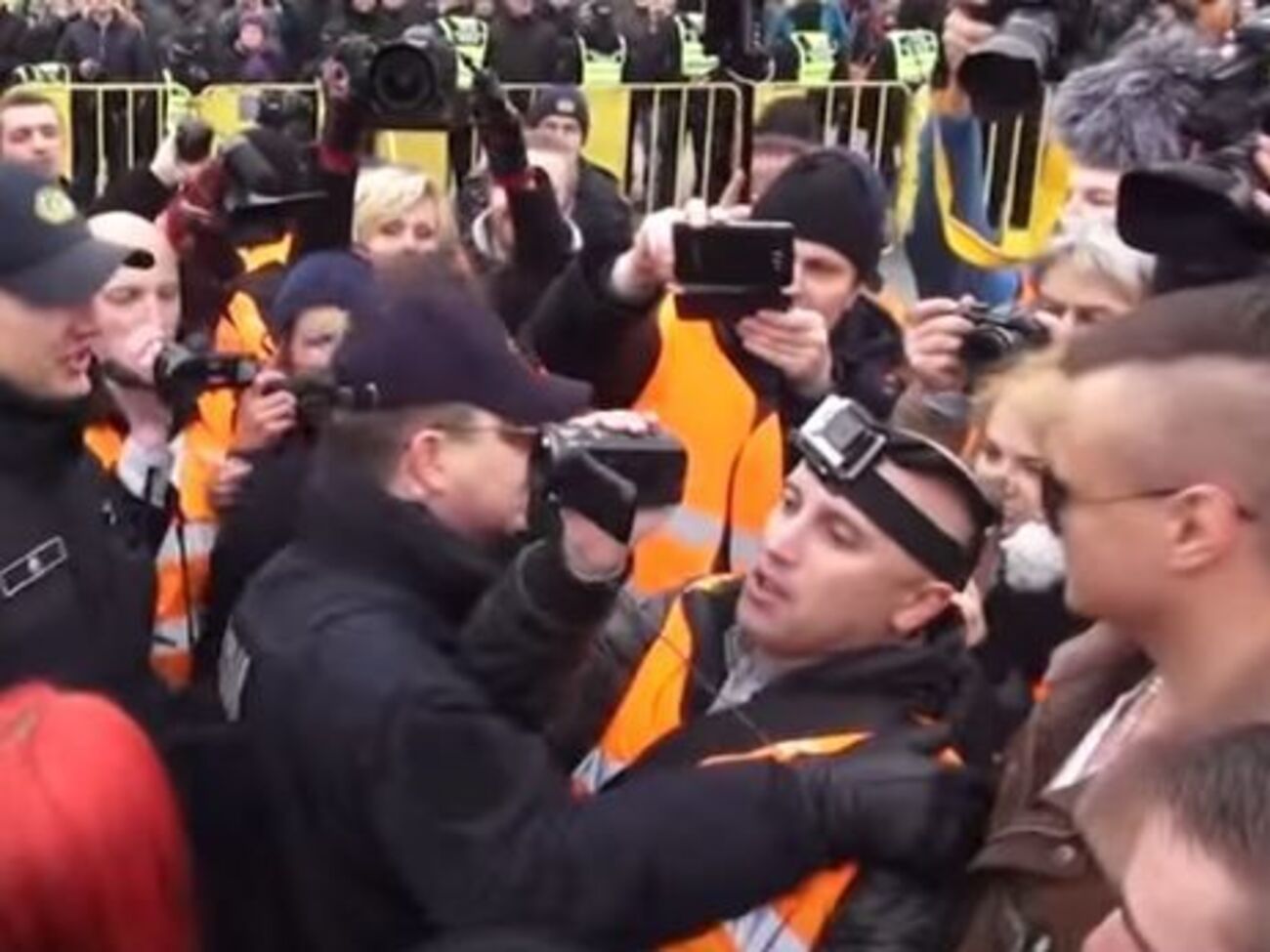 Филлипс выдворен из Латвии