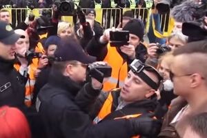 Филлипс выдворен из Латвии