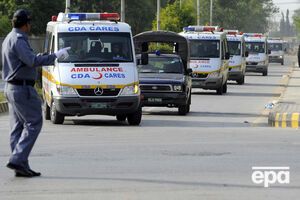 Июнь 2013 года, тела погибших альпинистов везут в аэропорт для отправки на родину