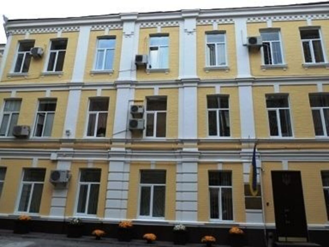 Печерский суд избрал меру пресечения патрульному, завладевшему $17 тыс.