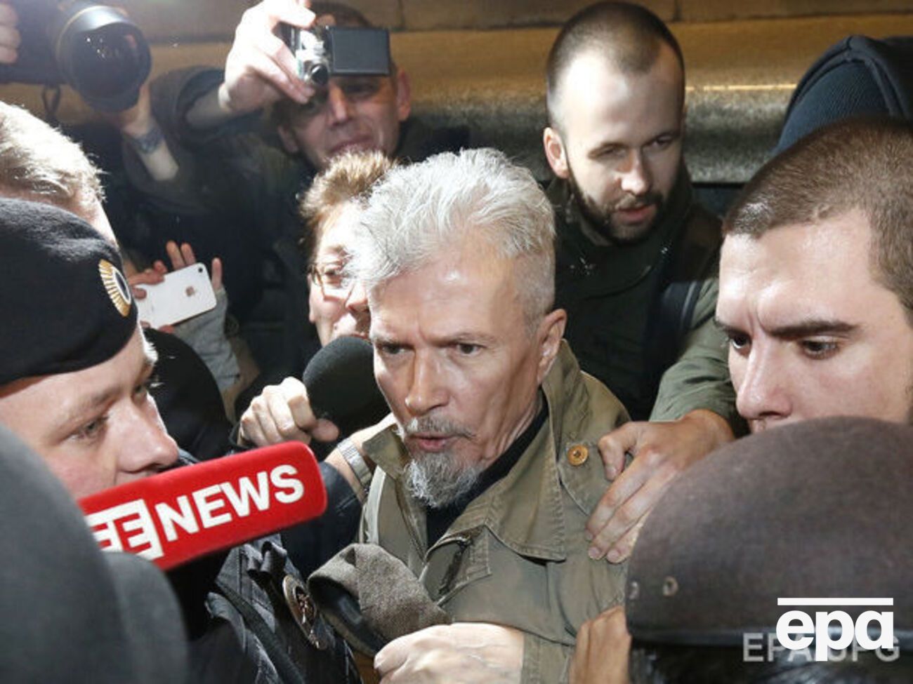 Лимонов попал в больницу