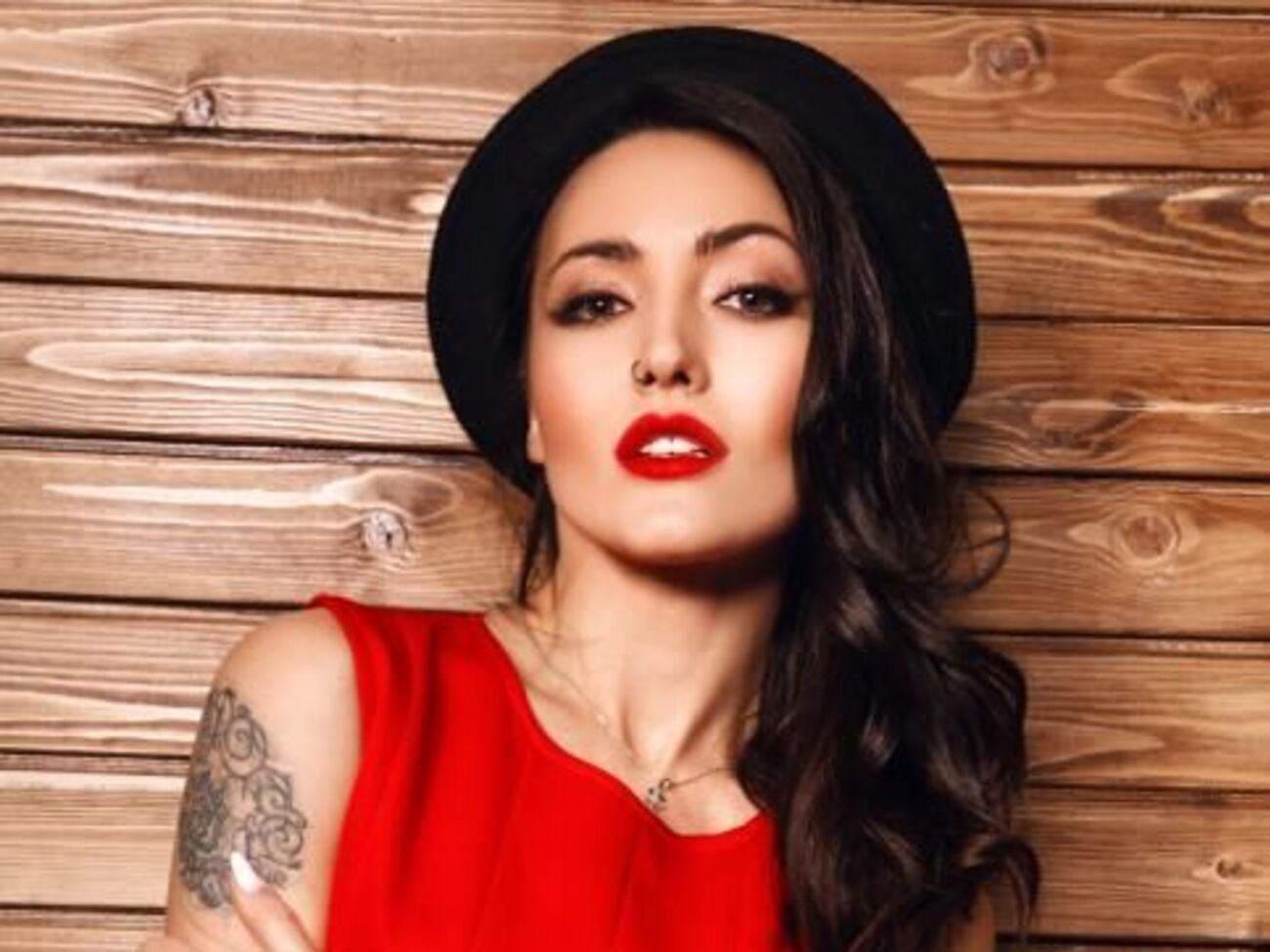 Музыку и слова песни "Футболка" написала Добрыднева