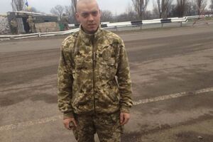 Роман сам пришел воевать, после того, как из-за зрения не прошел медкомиссию